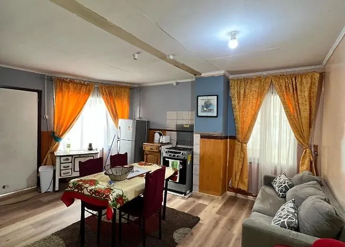 Casa Central 2 En El Centro De Punta Arenas 6 Personas